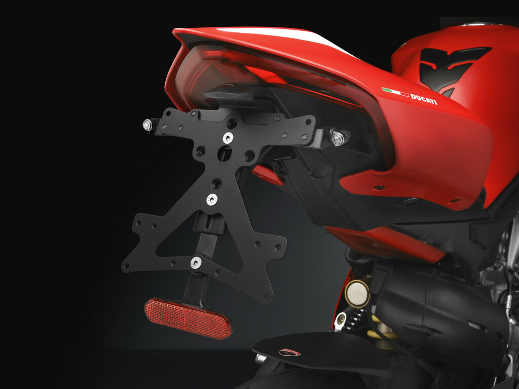 Rizoma Extreme Footboards Black For Ducati Panigale V4 S 1100 2021 – PE631B PE709B